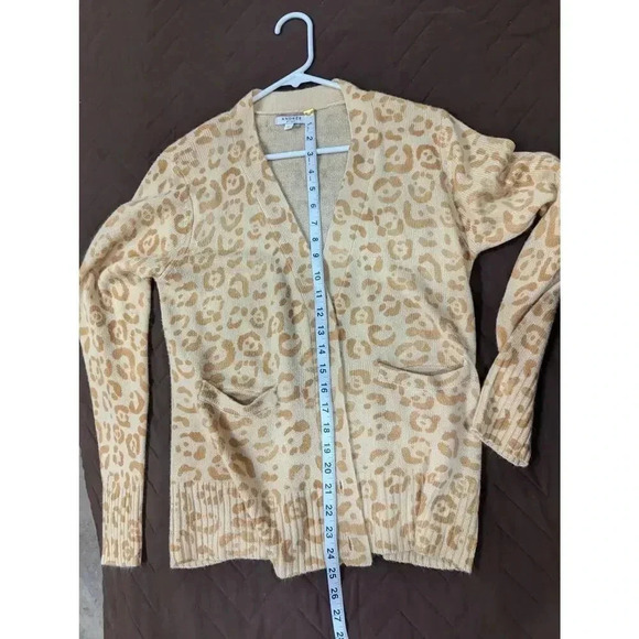 Cheetah print pocket tan knit sweater w/tortoise shell buttons, Andrée by Unit - Picture 7 of 8
